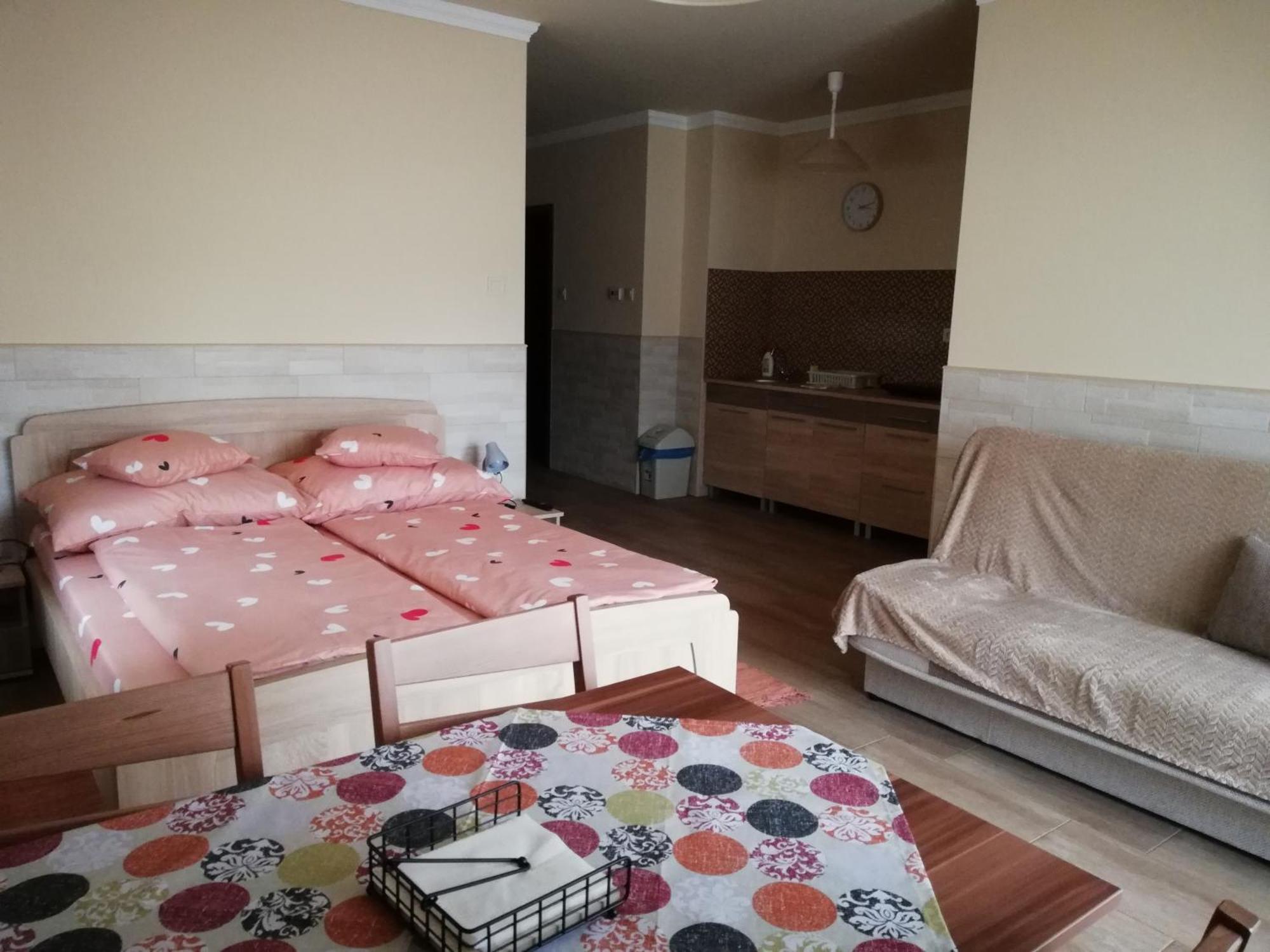 Hajdúszoboszló Imola Es Andrea Apartmanhaz 3 מראה חיצוני תמונה